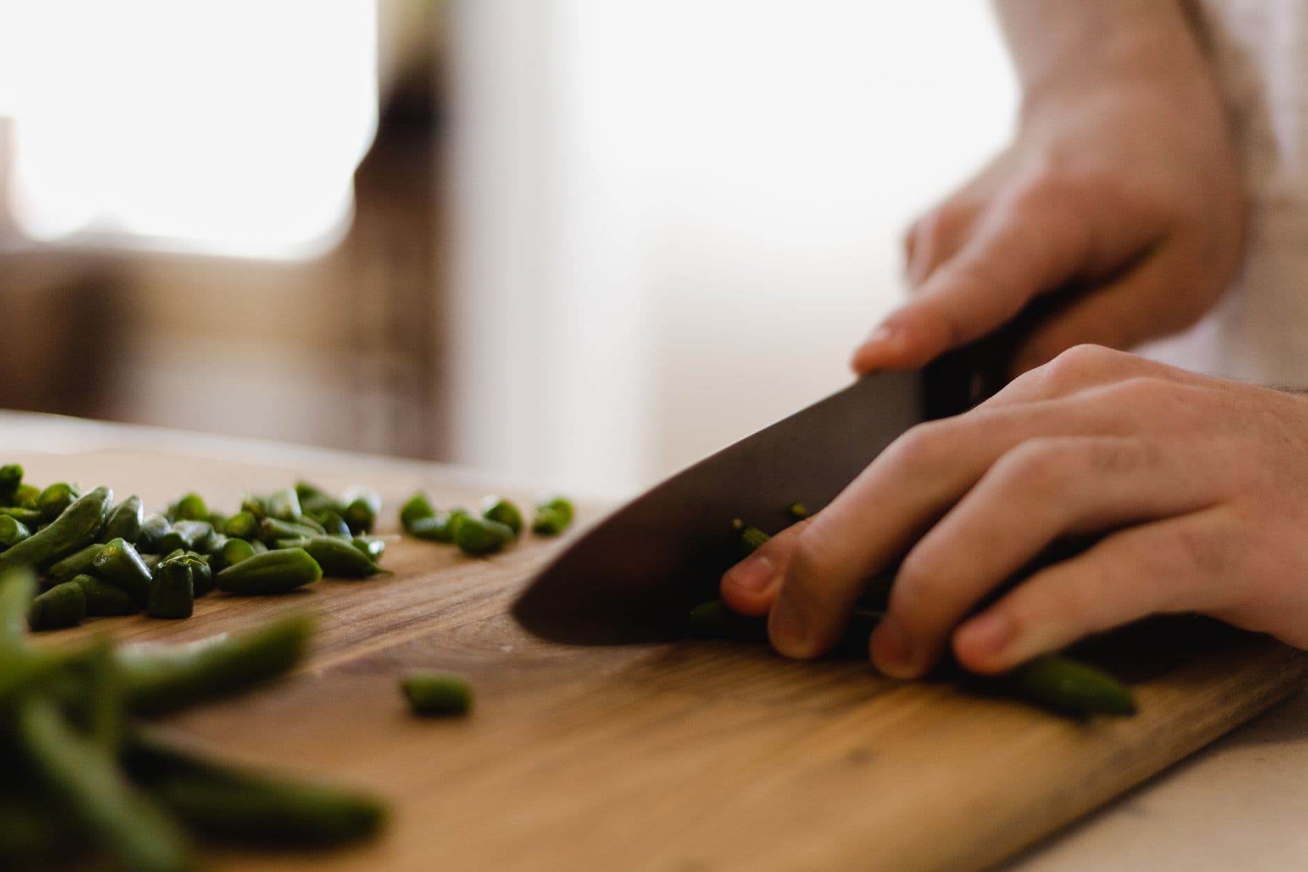Cover image for A Stable Knife Grip and Board Setup for Home Cooks